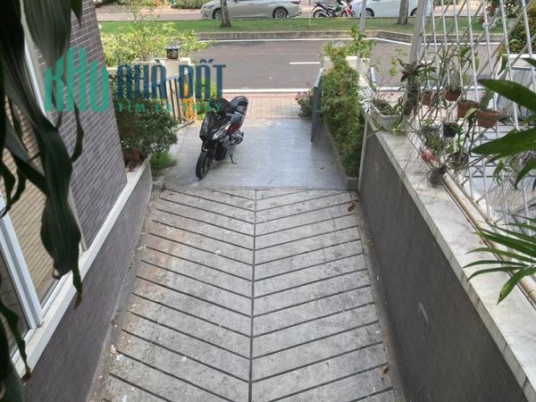Bán căn biệt thự siêu đẹp khu Jamona Golden Silk Q7 chỉ 20.4 tỷ