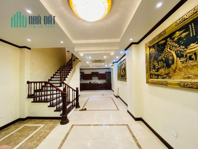 Bán ngôi nhà 5 tầng đường Khuất Duy Tiến. 55m, mt 5,2m, phân lô bàn cờ, ô tô tránh.