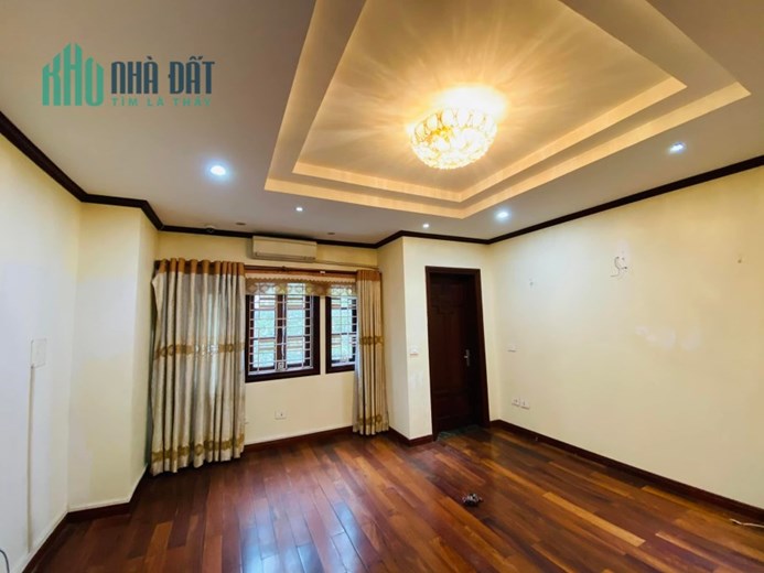 Bán ngôi nhà 5 tầng đường Khuất Duy Tiến. 55m, mt 5,2m, phân lô bàn cờ, ô tô tránh.