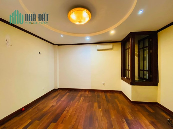 Bán ngôi nhà 5 tầng đường Khuất Duy Tiến. 55m, mt 5,2m, phân lô bàn cờ, ô tô tránh.