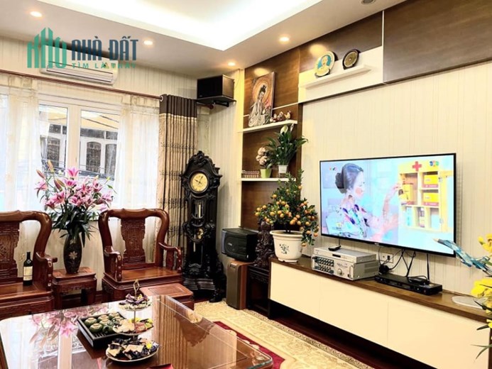Bán nhà 5 tầng đường Xuân Thủy khu phân lô cán bộ ĐHSPHN, ở sướng - kinh doanh đỉnh.