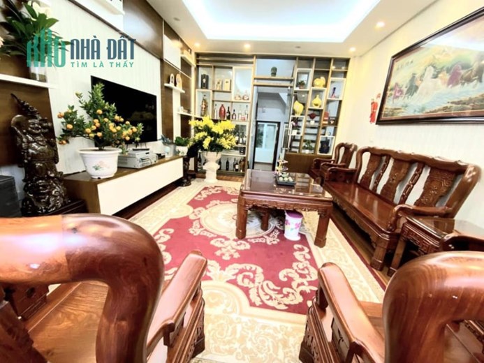Bán nhà 5 tầng đường Xuân Thủy khu phân lô cán bộ ĐHSPHN, ở sướng - kinh doanh đỉnh.