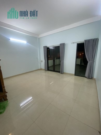 Nhà 3 tầng Mặt tiền Hòa Xuân rẻ nhất khu vực đường Đô Đốc Lân giá 4.Xx