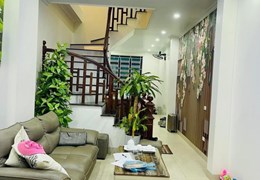 Bán nhà riêng Bà Triệu Hà Đông. 45m2, MT 3.3m, 4 tầng dân xây, giá 5.3 tỷ. 2 mặt tiền, rất gần ô tô.