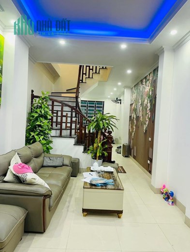 Bán nhà riêng Bà Triệu Hà Đông. 45m2, MT 3.3m, 4 tầng dân xây, giá 5.3 tỷ. 2 mặt tiền, rất gần ô tô.