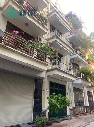Bán nhà riêng Bà Triệu Hà Đông. 45m2, MT 3.3m, 4 tầng dân xây, giá 5.3 tỷ. 2 mặt tiền, rất gần ô tô.