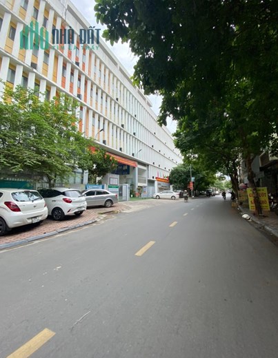 Bán nhà riêng Bà Triệu Hà Đông. 45m2, MT 3.3m, 4 tầng dân xây, giá 5.3 tỷ. 2 mặt tiền, rất gần ô tô.