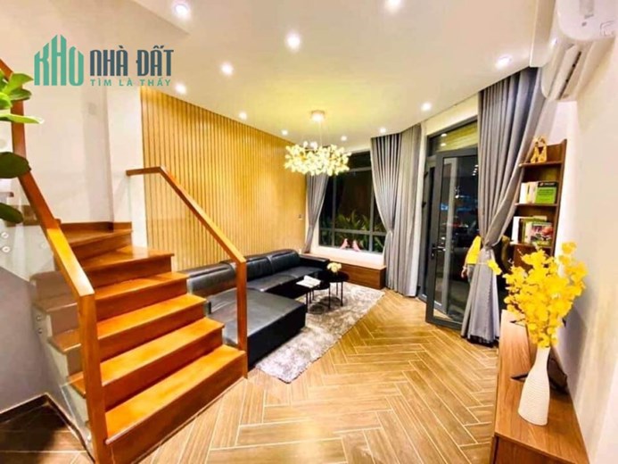 Bán Nhà 496 Dương Quảng Hàm,50m2, Hẻm Xe Tải, Hạ 900tr