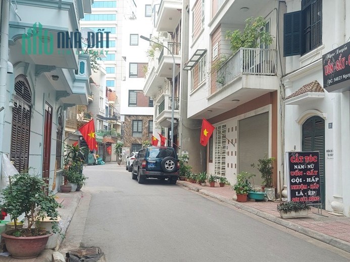 NHÀ ĐẸP PHÂN LÔ PHỐ NGUYỄN VĂN CỪ, KHU DÂN TRÍ CAO, TIỆN ÍCH BẠT NGÀN, NGÕ OTO THÔNG CÁC PHỐ HOÀNG