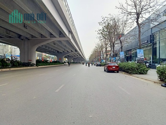 Nhượng lô đất 318m2 2 mặt ngõ thông oto gần đường Phạm Văn Đồng