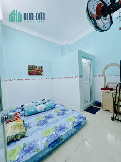 Hẻm 4,5m Hoàng Diệu diện tích sử dụng 63m2 
Cách mặt tiền 20 m cách Q1-100 m hơn 4 tỷ