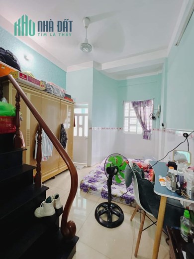 Hẻm 4,5m Hoàng Diệu diện tích sử dụng 63m2 
Cách mặt tiền 20 m cách Q1-100 m hơn 4 tỷ