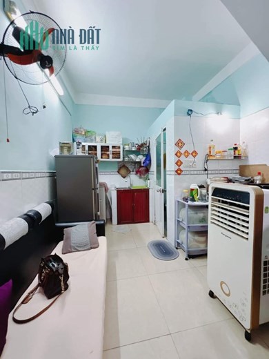 Hẻm 4,5m Hoàng Diệu diện tích sử dụng 63m2 
Cách mặt tiền 20 m cách Q1-100 m hơn 4 tỷ