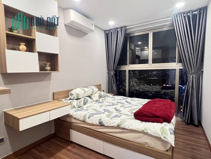 2pn midtown M5 có ô xe hầm, có hợp đồng thuê 28 triệu cần bán gấp