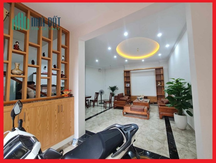Nhỉnh 4 tỷ nhà Ngô gia Tự Long Biên nhà đẹp 70mx4 tầng MT4.6