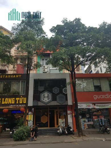 Cho thuê nhà Trần Xuân Soạn 120m2 x 3 tầng