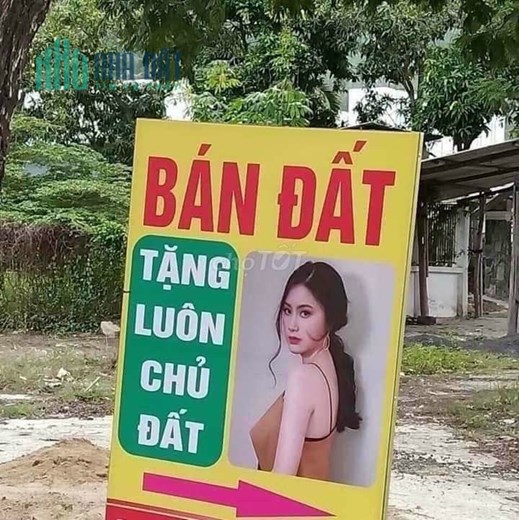 - Gia đình cần tiền trả Bank, bán lô đất mặt tiền đường 8m, được giá bán luôn, cho trả góp.