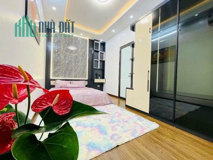 NHÀ ĐẸP PHỐ VÕNG THỊ QUẬN TÂY HỒ  DT: 51M2 5 TẦNG MT 4M 4 P NGỦ GIÁ: 6.25 TỶ + FUN NỘI THẤT ĐẦY ĐỦ