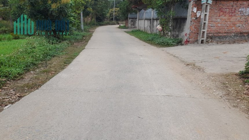 Lô góc 150m trục chính thôn 3+8 Kim Bông Tân Xã,giá chỉ 2X triệu/m2. Đường đang mở rộng thêm 9m.