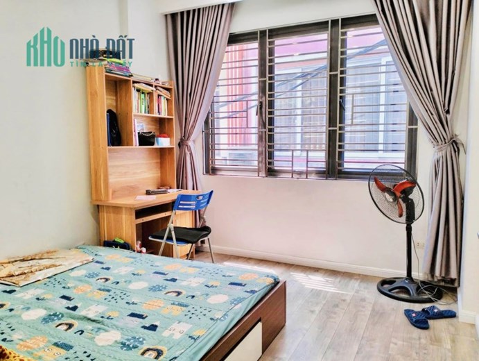 Siêu Hiếm, Bán nhà Mễ Trì Thượng 45m2, Lô góc Ô tô cạnh nhà chỉ với 5 tỷ