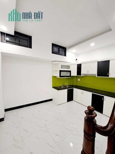 Thông sàn, cách ô tô 30m, mới ở luôn, bán nhà Tây Sơn