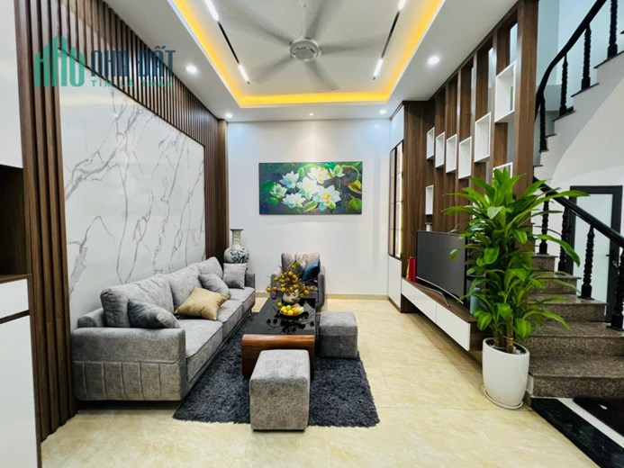 Bán nhà 514 Thuỵ Khuê 46m x 5 tầng, mt: 4m, gần Hồ Tây, gần ô tô, siêu thoáng, giá hợp lý