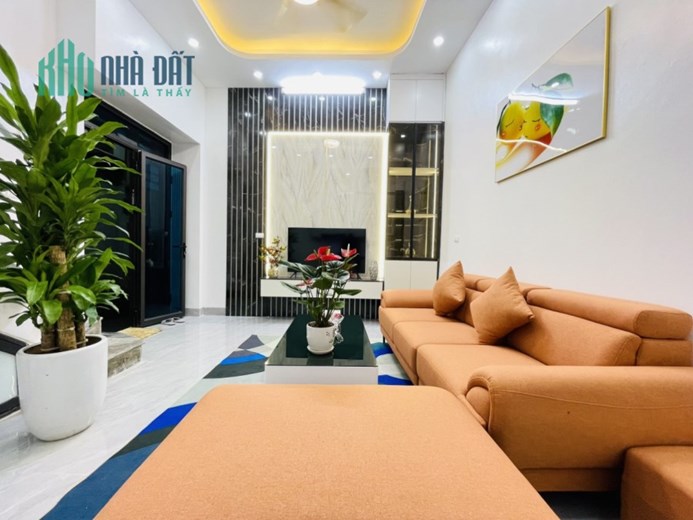 NGÕ 190 NGUYỄN TRÃI - NHÀ ĐẸP 4 TẦNG - MT 5.3M2 - VUÔNG ĐẸP - NHỈNH 3 TỶ