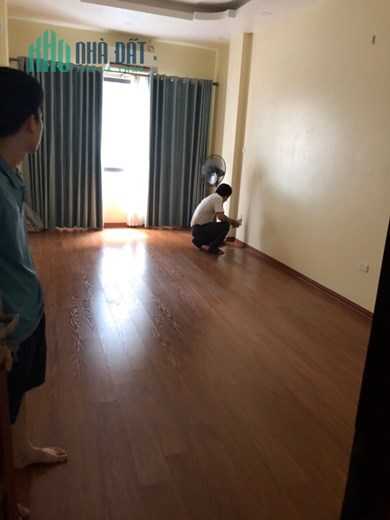 ĐẸP !! Cho thuê nhà Trung Yên Nguyễn Khang 40mx5T oto gần phố KD VP