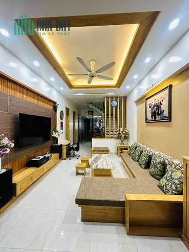 Nhà mặt đường tại phố Trực Cát - Lê Chân, vị trí đẹp, đi bộ ra Aeon Mall vài phút