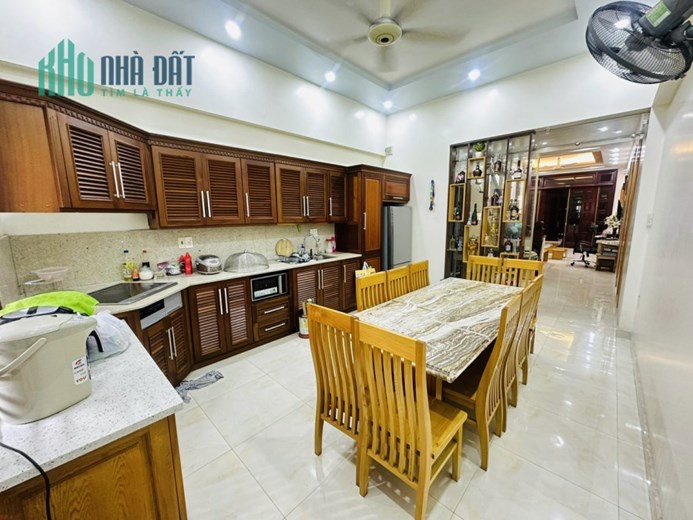 Nhà mặt đường tại phố Trực Cát - Lê Chân, vị trí đẹp, đi bộ ra Aeon Mall vài phút