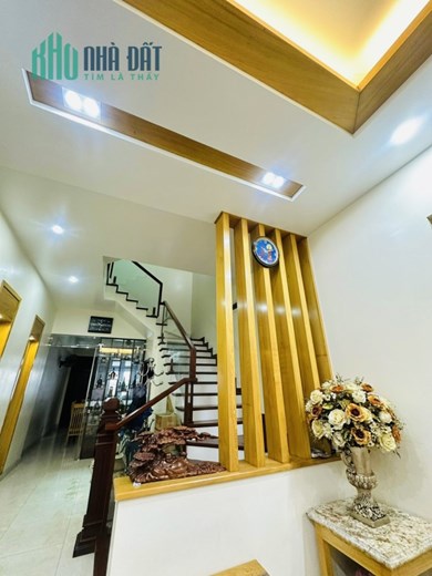 Nhà mặt đường tại phố Trực Cát - Lê Chân, vị trí đẹp, đi bộ ra Aeon Mall vài phút