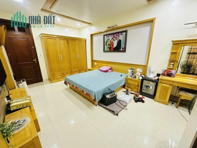 Nhà mặt đường tại phố Trực Cát - Lê Chân, vị trí đẹp, đi bộ ra Aeon Mall vài phút