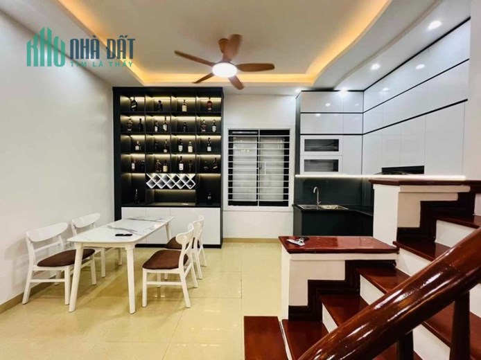 BÁN NHÀ XUÂN THỦY - NHÀ ĐẸP LUNG LINH - 30M RA MẶT PHỐ - 48M2- 6.3 TỶ