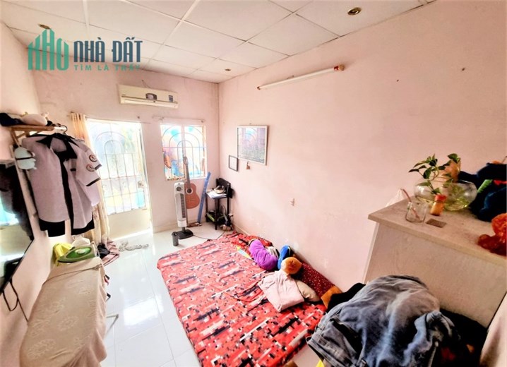 Bán nhà Thạch Lam, Phú Thạnh, Tân Phú, 3 tầng 2PN, 18m2, chỉ 1.9 tỷ TL