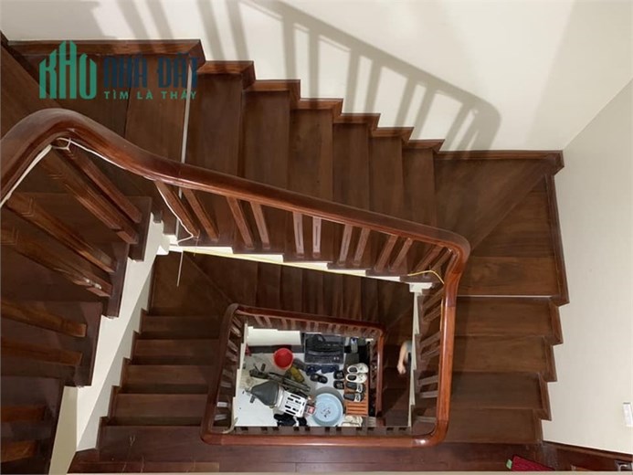 Bán nhà mặt phố Trần Đại Nghĩa, 2 thoáng, DTSD 99m2, MT 6m, kinh doan đỉnh, giá tốt.