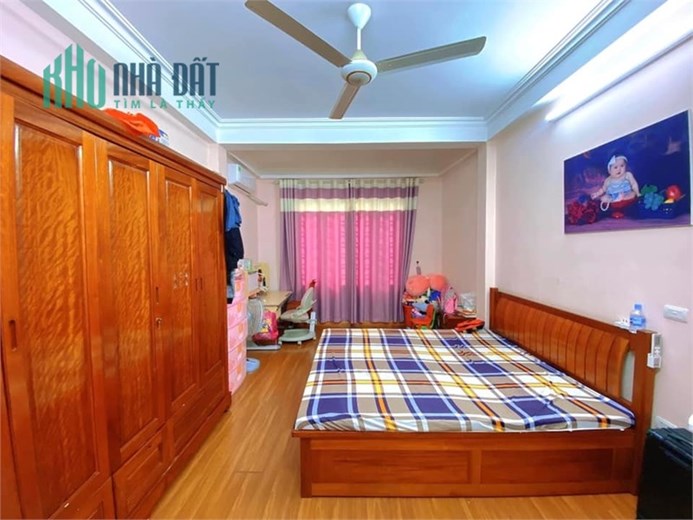 Bán nhà mặt phố Trần Đại Nghĩa, 2 thoáng, DT99m2, MT 6m, kinh doan đỉnh, giá tốt.
