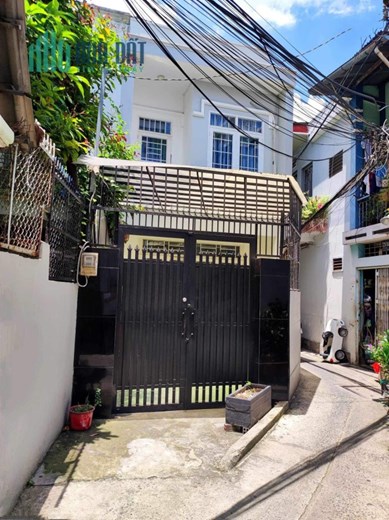 Cần sang nhượng nhà đẹp ngay khu dân cư dân trí cao. Gía giảm sâu!!!