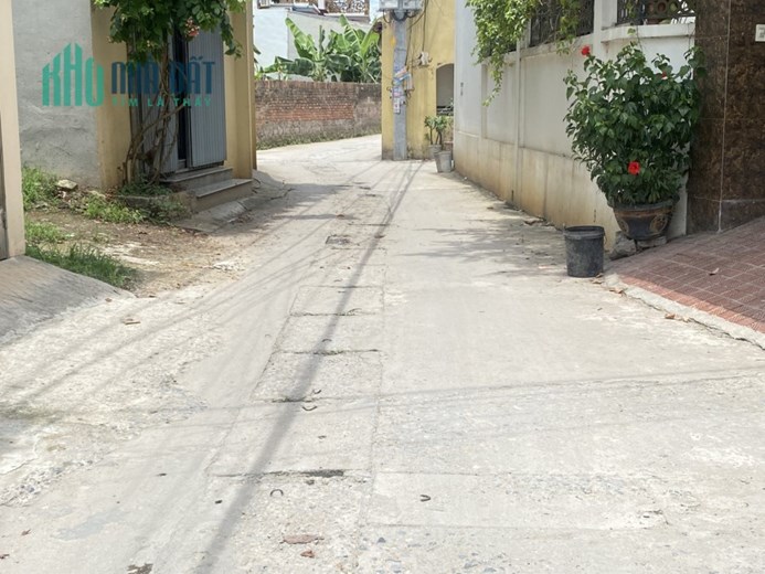 Chủ bán gấp lô đất đẹp nhất nhì Đồng Mai, Hà Đông. 
- Diện tích 50m 2 mặt đường ( đường xe tải