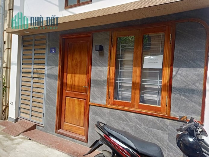 BÁN NHÀ PHỐ LÊ VĂN HIẾN BẮC TỪ LIÊM 30M2. MT 5M PHÂN LÔ Ô TÔ ĐỖ CỬA AN SINH ĐỈNH NHÔ 2.9 TỶ