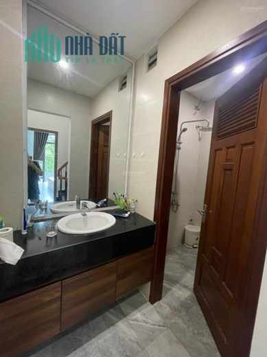 Siêu Phẩm! Bán nhà 4 tầng Mặt tiền Lý Tự Trọng. Cạnh Novotel. Mặt bằng đẹp. Giảm sốc: 5 tỷ 0x