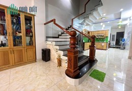 Mặt tiền kinh doanh Bàu Bàng ,Tân Bình 135 m2 ,
3 lầu, 11 phòng chỉ 17 tỷ