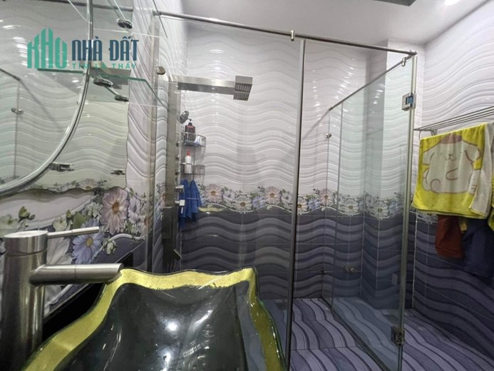 Mặt tiền kinh doanh Bàu Bàng ,Tân Bình 135 m2 ,
3 lầu, 11 phòng chỉ 17 tỷ