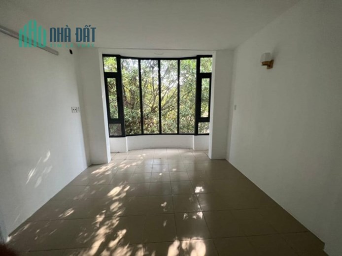 BÁN NHÀ GẦN ĐƯỜNG 3/2, HẺM 4M, 4 TẦNG, 4.5X8M, QUẬN 10, CHỈ 5TỶ