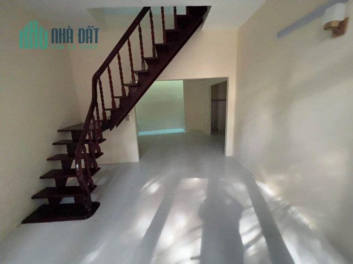 BÁN NHÀ GẦN ĐƯỜNG 3/2, HẺM 4M, 4 TẦNG, 4.5X8M, QUẬN 10, CHỈ 5TỶ