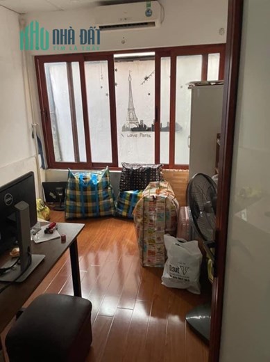 Cần bán nhà bạch đằng hoàn kiếm.39m.3 tầng.3,5 tỷ sổ nở hậu.hộ khẩu hoàn kiếm
