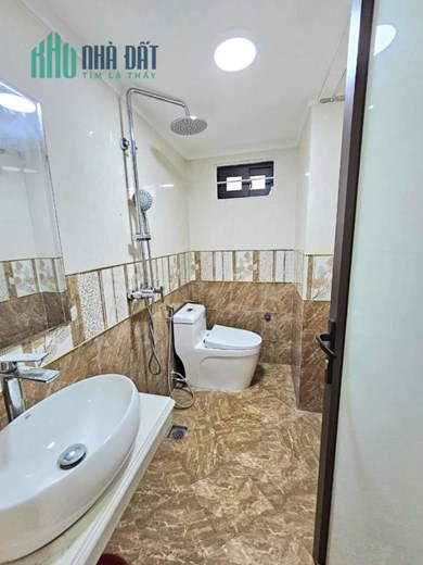 Nhà Trương Định 38m2- 5T. ô tô, ở luôn . giá rẻ chỉ 3 tỷ 49. LH 0987136162