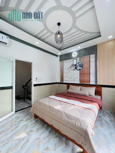 Bán nhà Nguyễn Duy Cung Phường 12 Quận GV, 4 tầng, Đ. 2.5m, giá giảm còn 5.4 tỷ