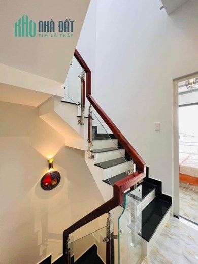 Bán nhà Nguyễn Duy Cung Phường 12 Quận GV, 4 tầng, Đ. 2.5m, giá giảm còn 5.4 tỷ