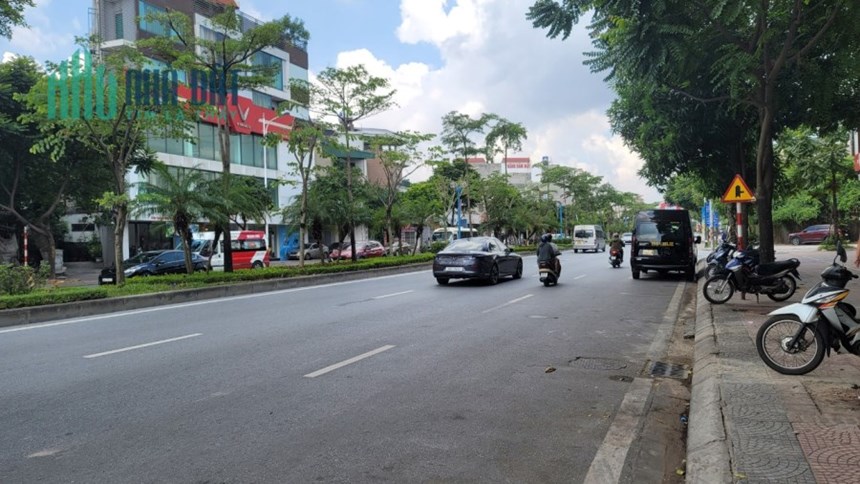 Bán đất mặt phố Ngọc Trì, Cổ Linh, 81m, MT 4.8m, kinh doanh, 9 tỷ 8