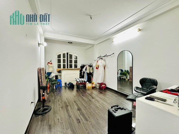 Bán nhà Âu Cơ, 65m2, 5T, 4m, 8.3 tỷ Tây Hồ, ô tô, 2 thoáng.